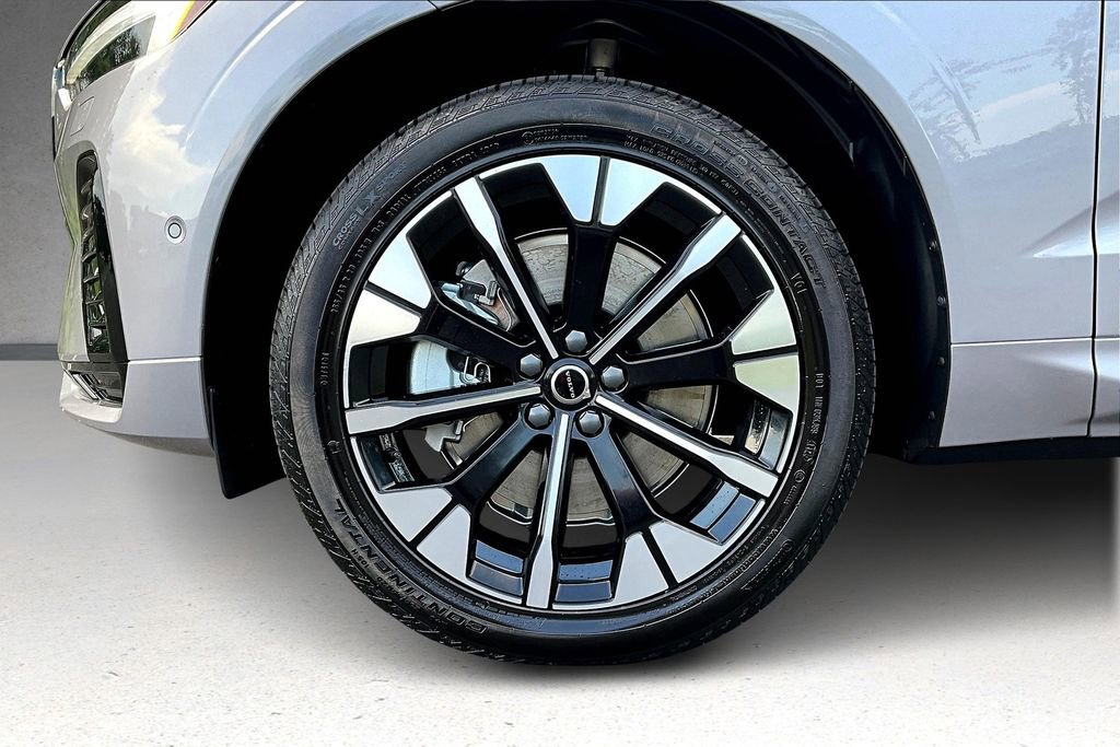 New 2026 Volvo XC60 T8 Plus w/ Climate Package AWD/4WD image 13