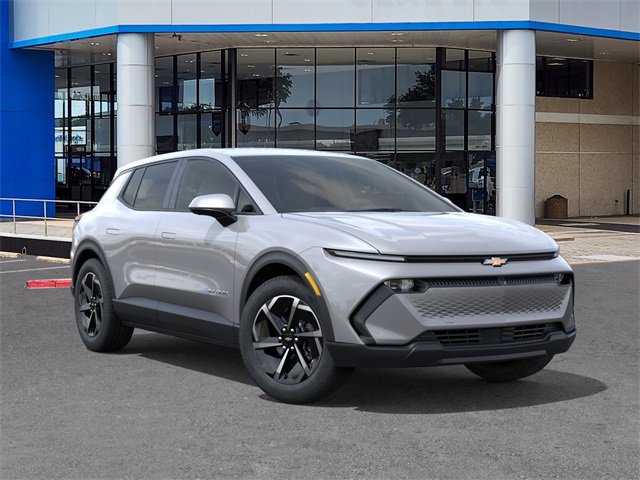 New 2026 Chevrolet Equinox EV LT w/ Comfort Package FWD image 7