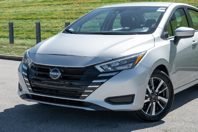 Certified 2025 Nissan Versa SV FWD image 2