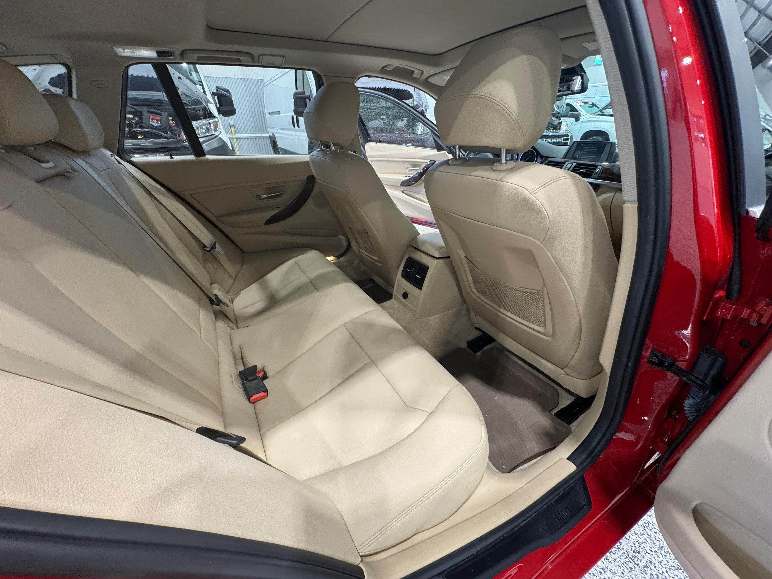 Used 2015 BMW 328i xDrive Wagon AWD/4WD image 12