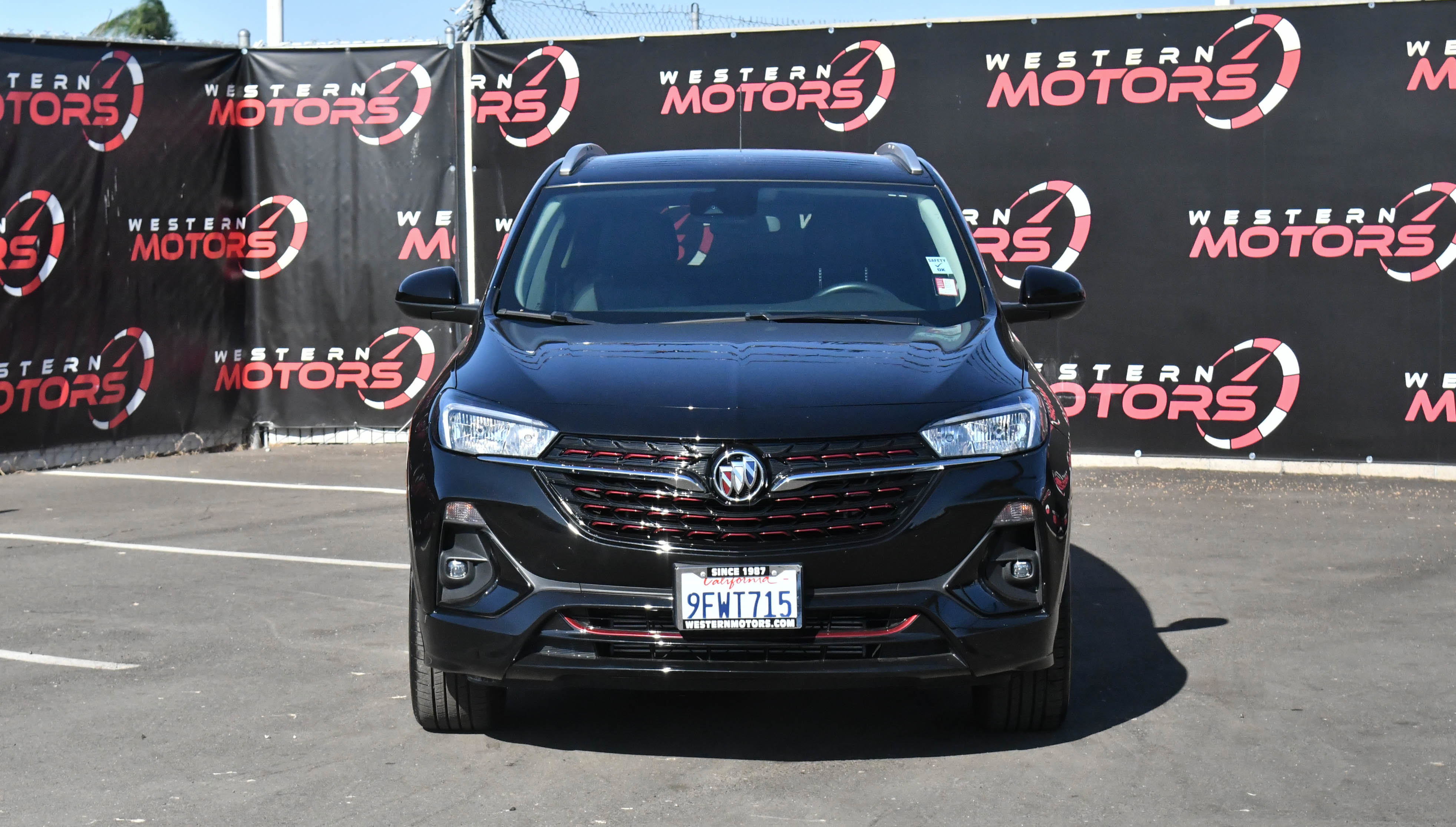 Used 2023 Buick Encore GX Select w/ Sport Touring Package image 2