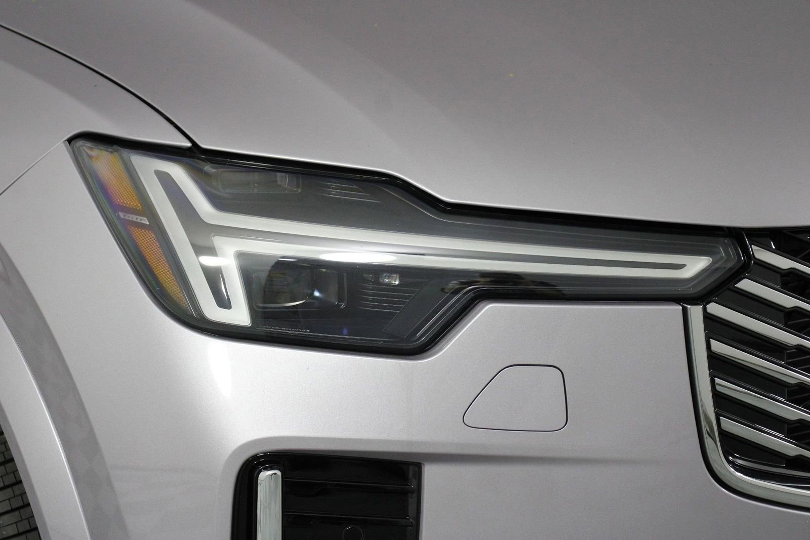 New 2026 Volvo XC90 B5 Plus w/ Protection Package image 14