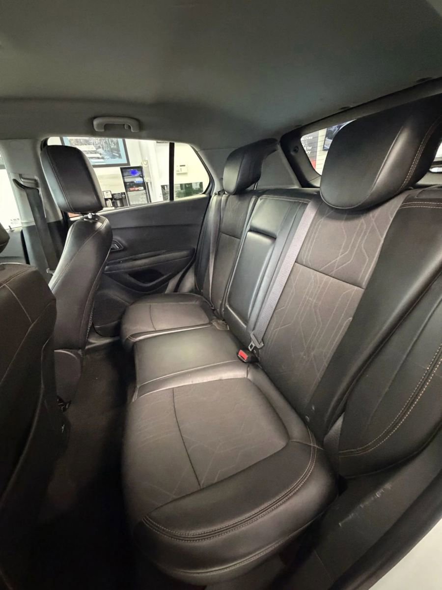 Used 2019 Chevrolet Trax LT w/ LT Convenience Package FWD image 10