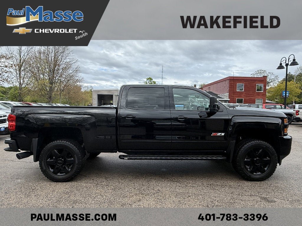 Used 2018 Chevrolet Silverado 2500 LT w/ Midnight Edition AWD/4WD image 7