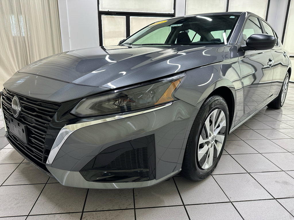 Used 2025 Nissan Altima 2.5 S FWD image 11