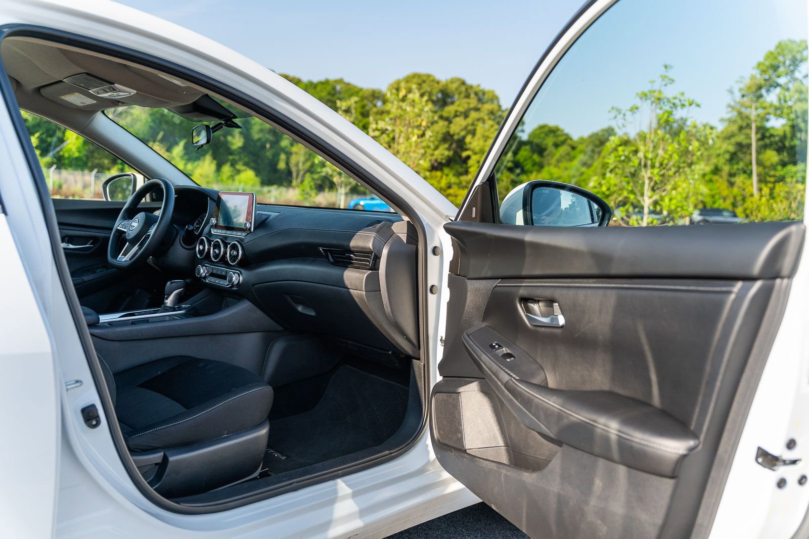 Used 2025 Nissan Sentra SV image 11