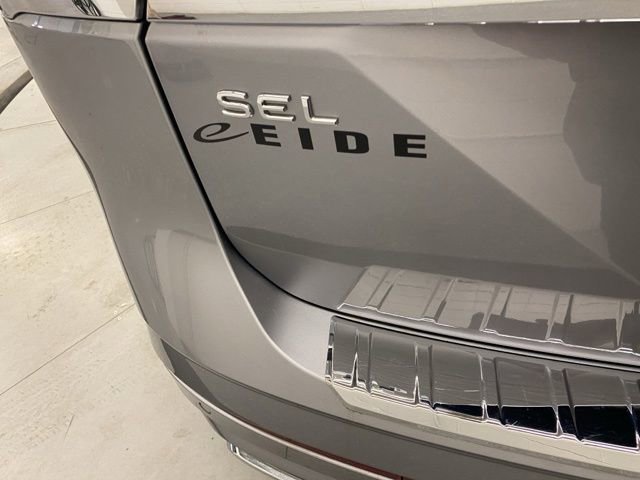 Used 2024 Volkswagen Atlas SEL Premium R-Line AWD/4WD image 32
