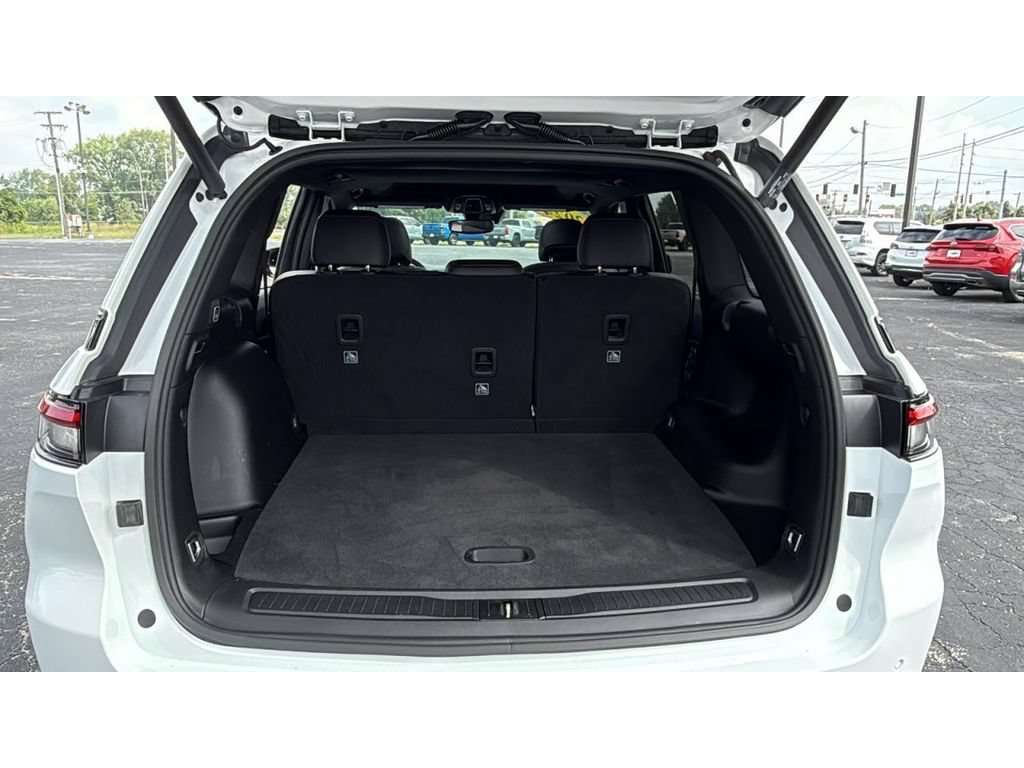 Used 2024 Jeep Grand Cherokee Altitude AWD/4WD image 7
