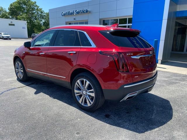 Used 2025 Cadillac XT5 Premium Luxury w/ Technology Package AWD/4WD image 3