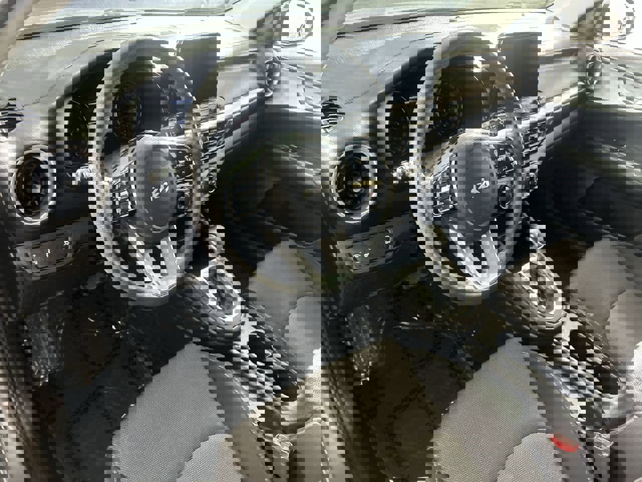 Used 2023 Kia Forte LXS w/ LXS Technology Package image 11