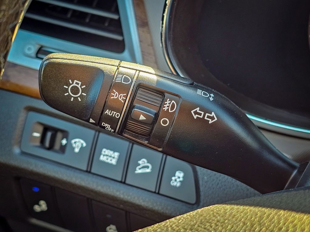 Used 2017 Hyundai Santa Fe SE w/ Cargo Package image 21