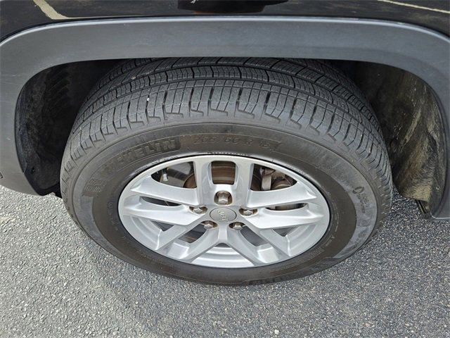 Used 2023 Jeep Grand Cherokee Laredo image 10