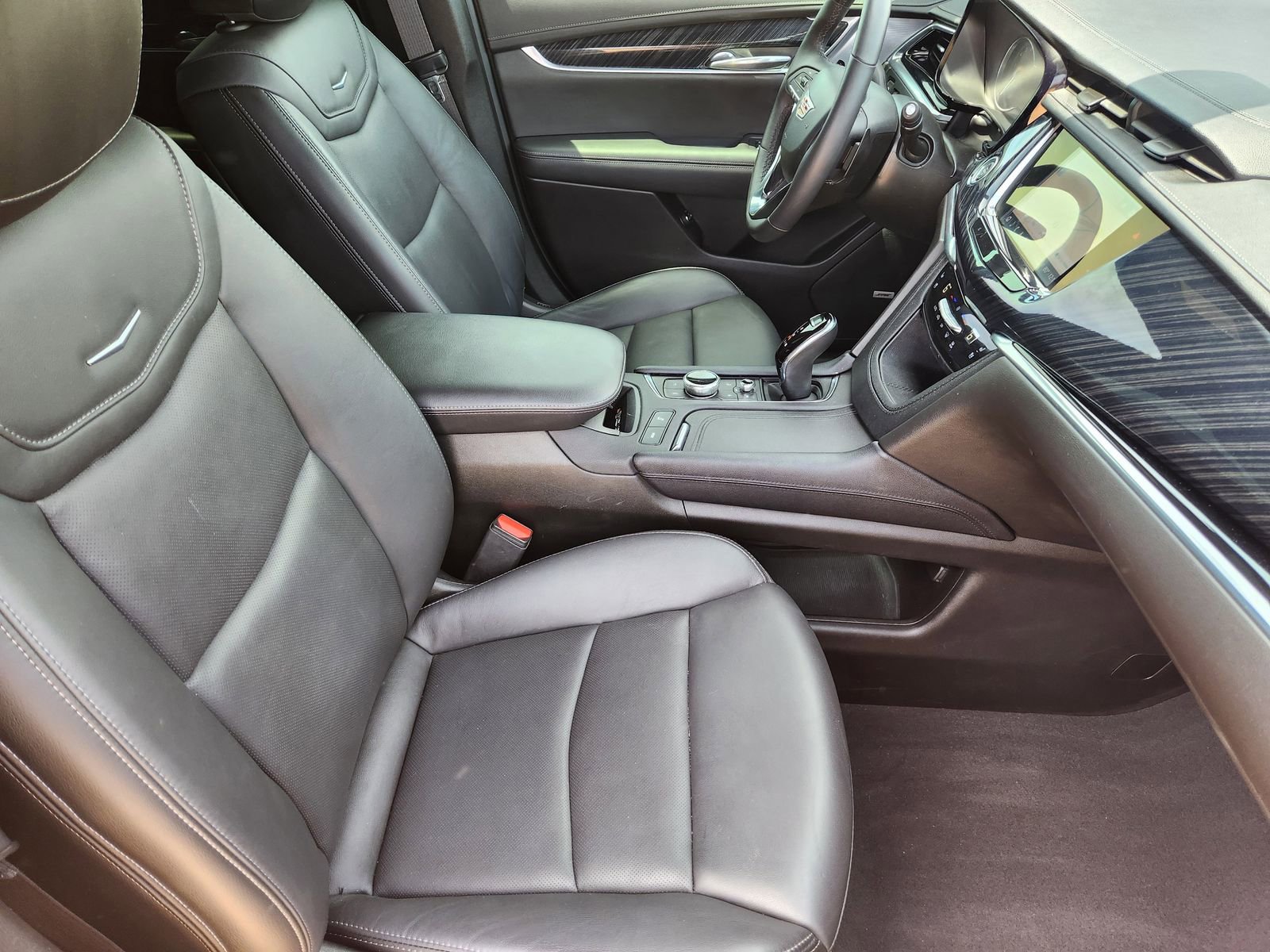 Used 2023 Cadillac XT6 Premium Luxury FWD image 17