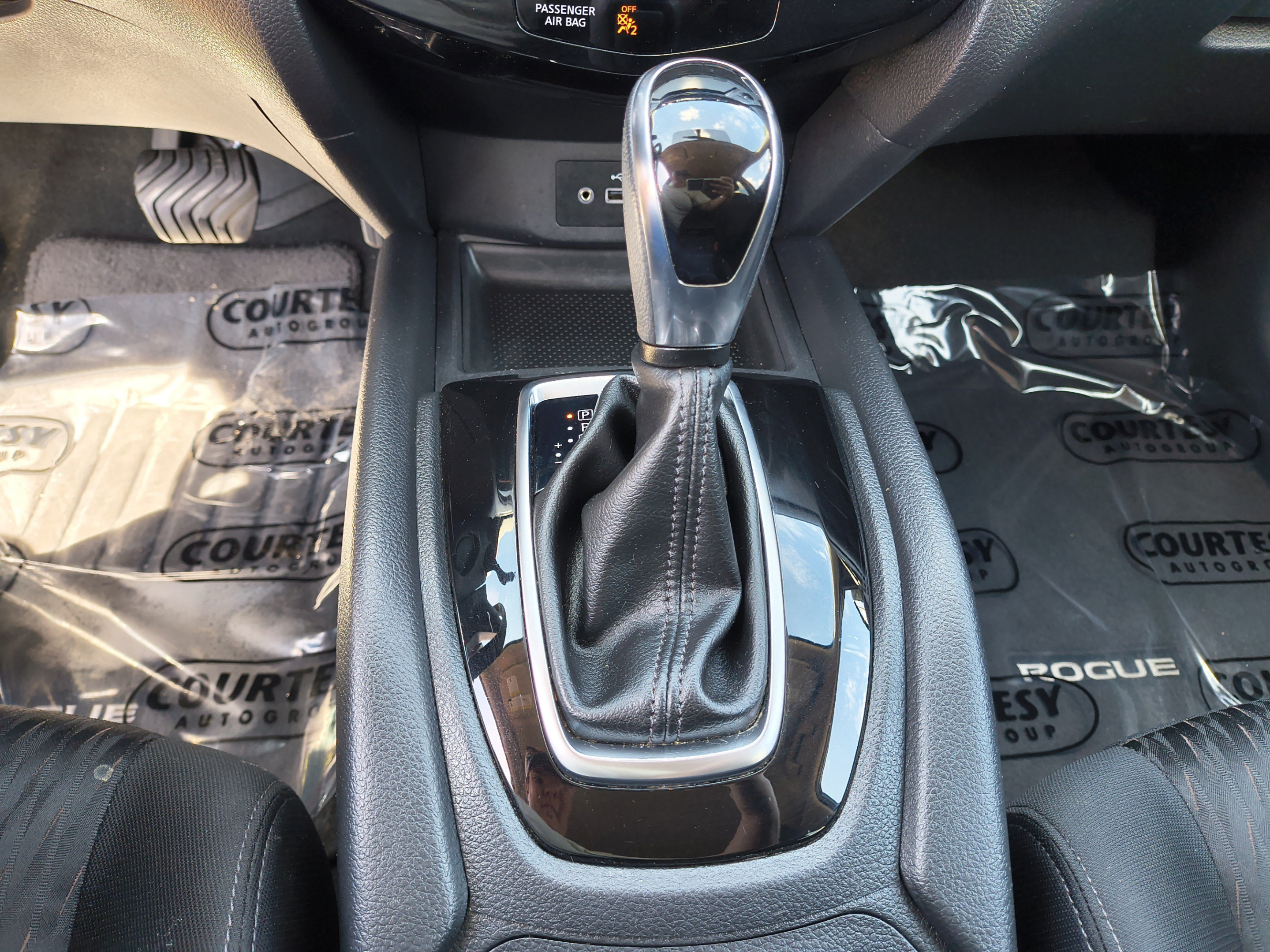 Used 2018 Nissan Rogue SV FWD image 26