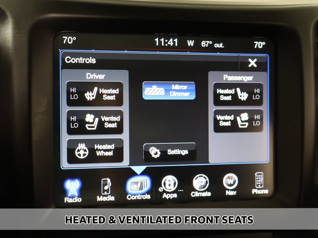 Used 2017 Jeep Cherokee Overland AWD/4WD image 7