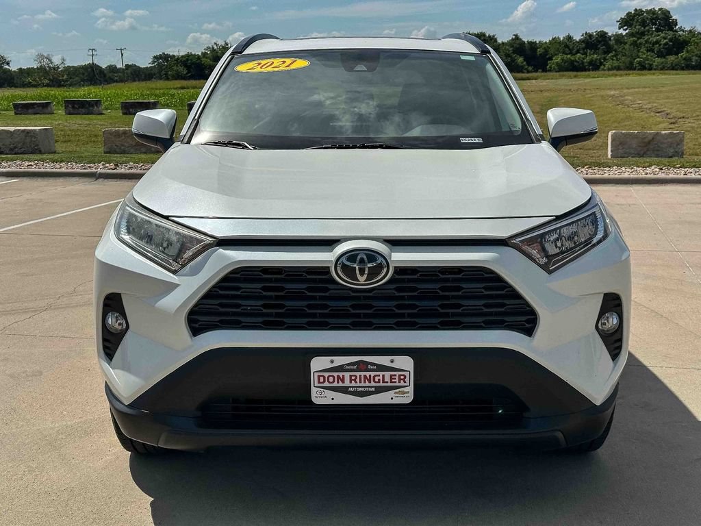 Used 2021 Toyota RAV4 XLE Premium FWD image 8