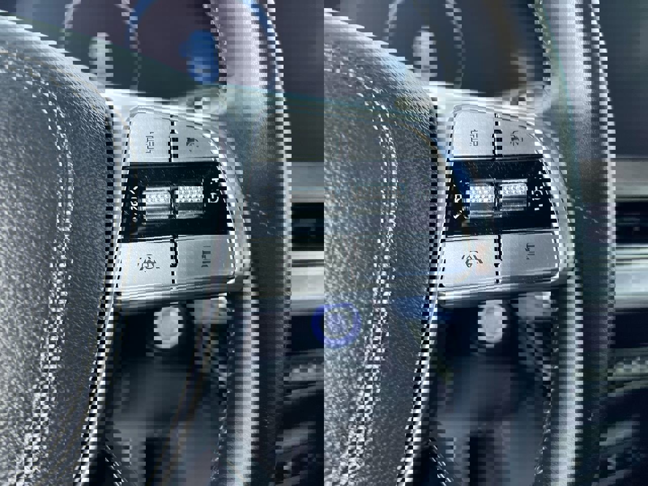 Certified 2024 Kia Telluride SX w/ Towing Package image 17