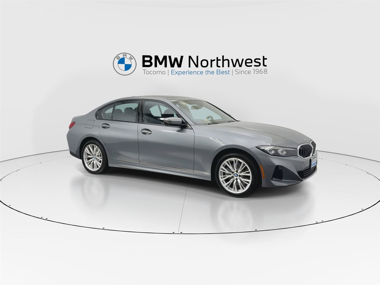 Used 2023 BMW 330i xDrive Sedan w/ Premium Package AWD/4WD image 5