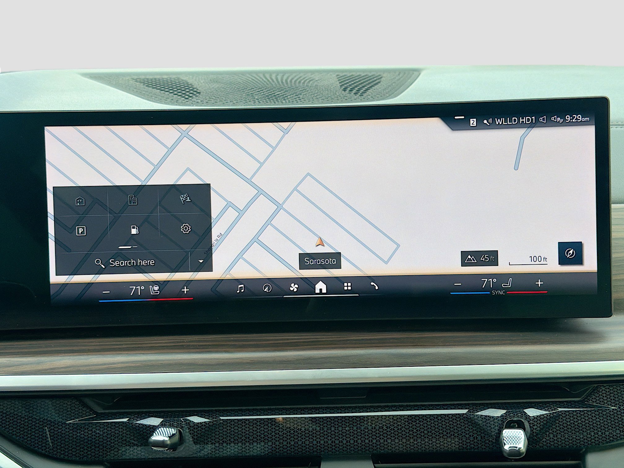 Used 2024 BMW X7 xDrive40i w/ Premium Package AWD/4WD image 35