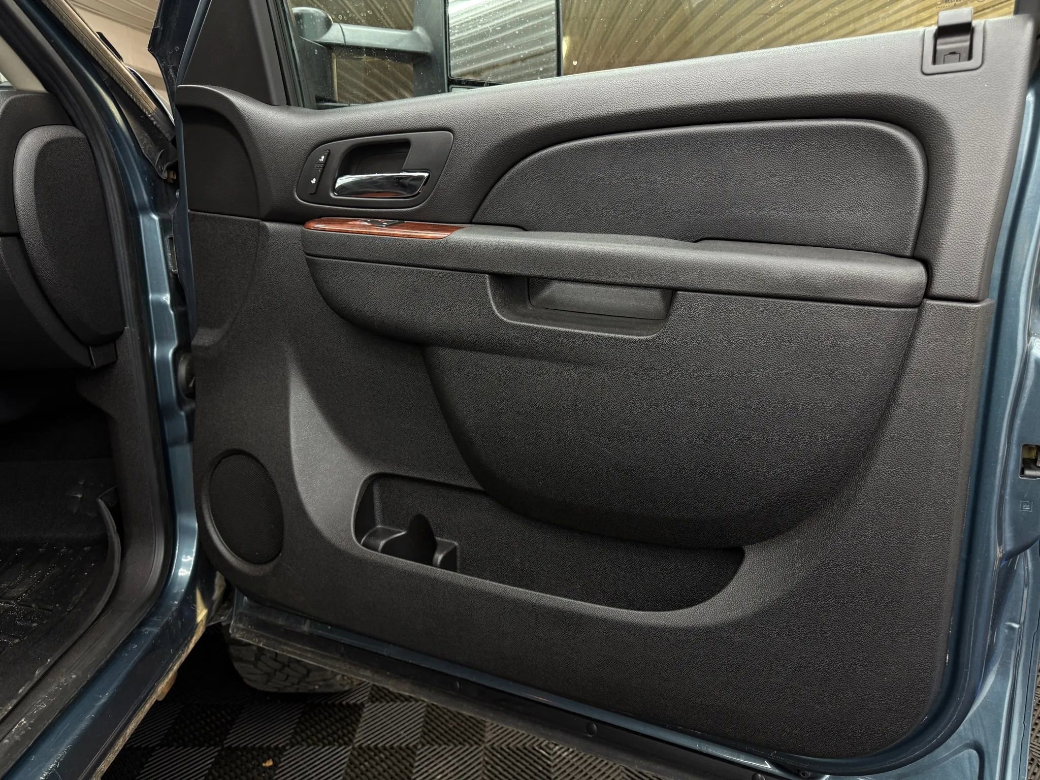 Used 2011 GMC Sierra 2500 SLT image 5