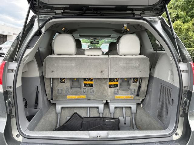 Used 2013 Toyota Sienna XLE FWD image 27