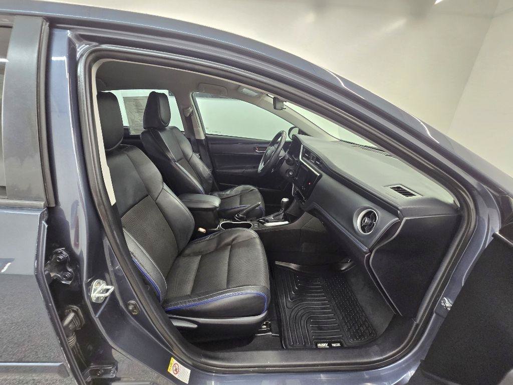 Used 2018 Toyota Corolla SE FWD image 23