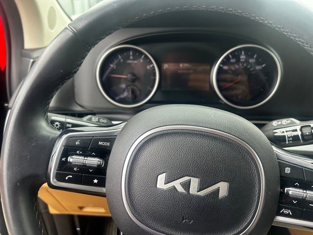 Used 2024 Kia Carnival LX image 10