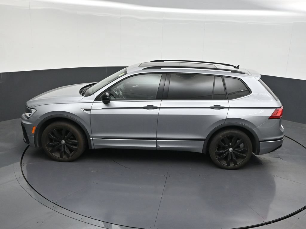 Used 2021 Volkswagen Tiguan SE R-Line FWD image 16