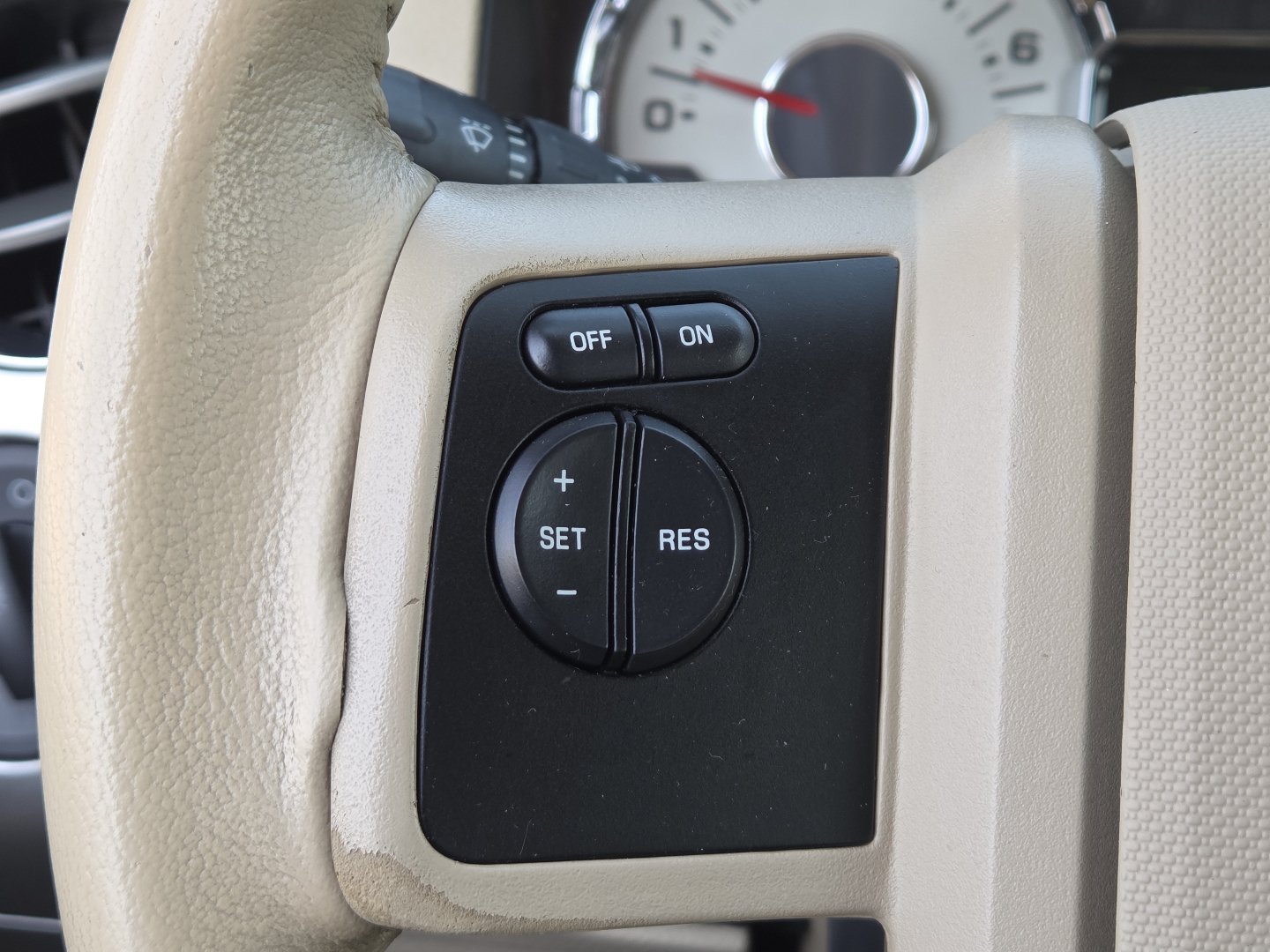Used 2014 Ford Expedition EL XLT w/ Equipment Group 202A AWD/4WD image 29