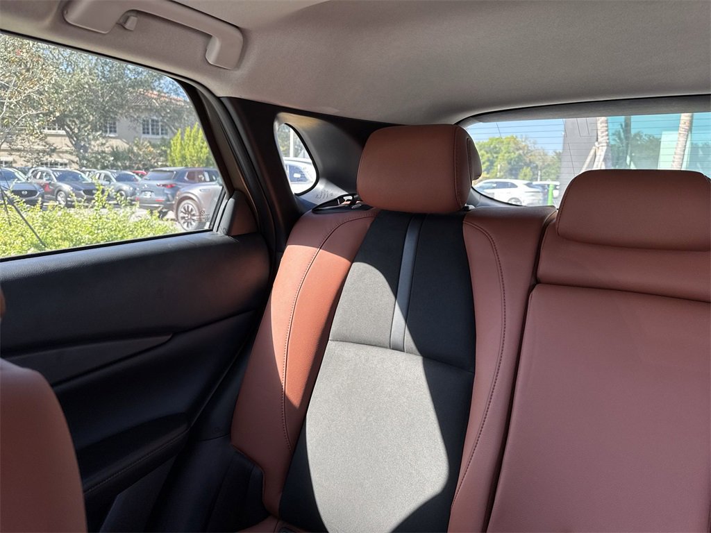 New 2024 MAZDA CX-30 Carbon image 18