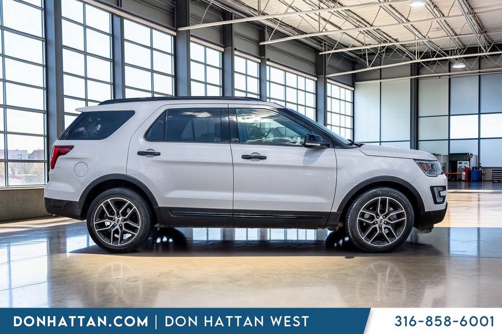 Used 2016 Ford Explorer Sport w/ Equipment Group 401A AWD/4WD image 37