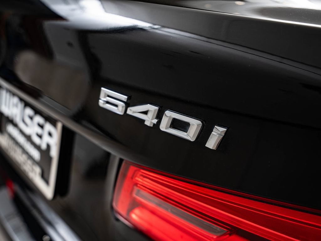 Used 2019 BMW 540i w/ Convenience Package RWD image 16
