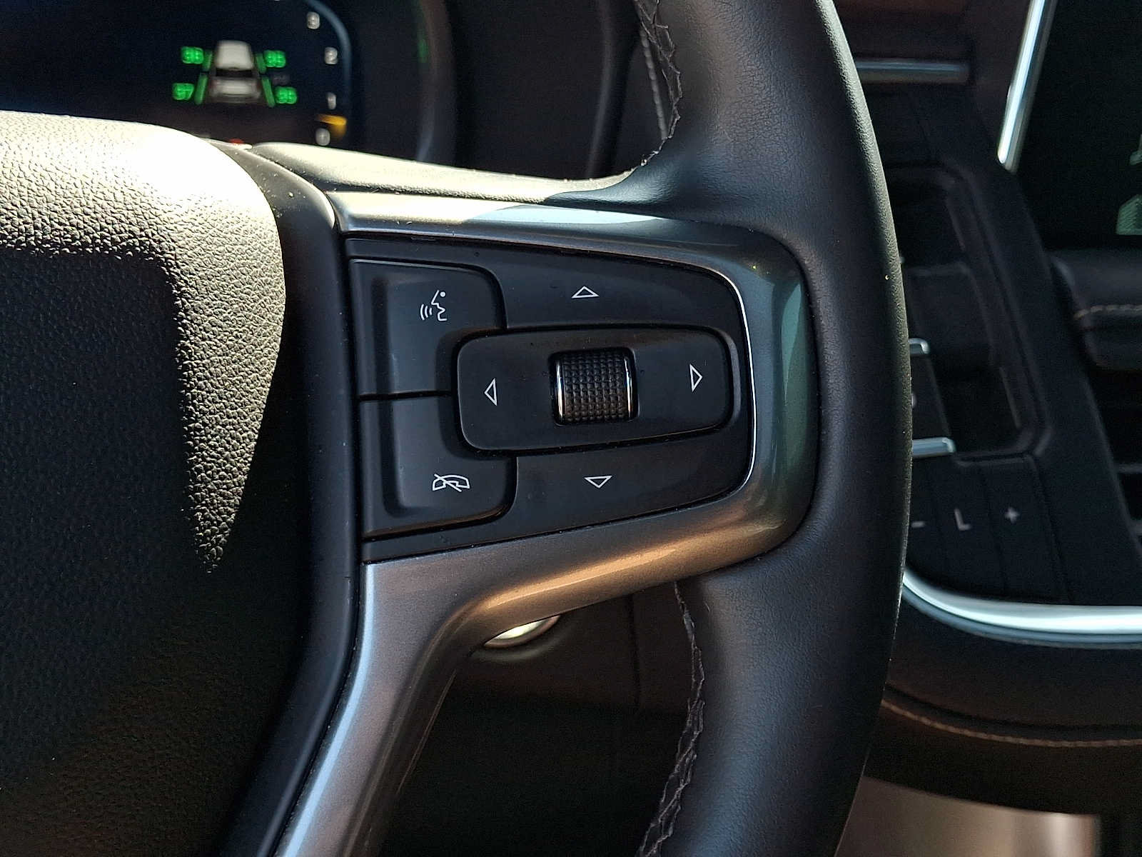 Used 2023 Chevrolet Tahoe Premier AWD/4WD image 24