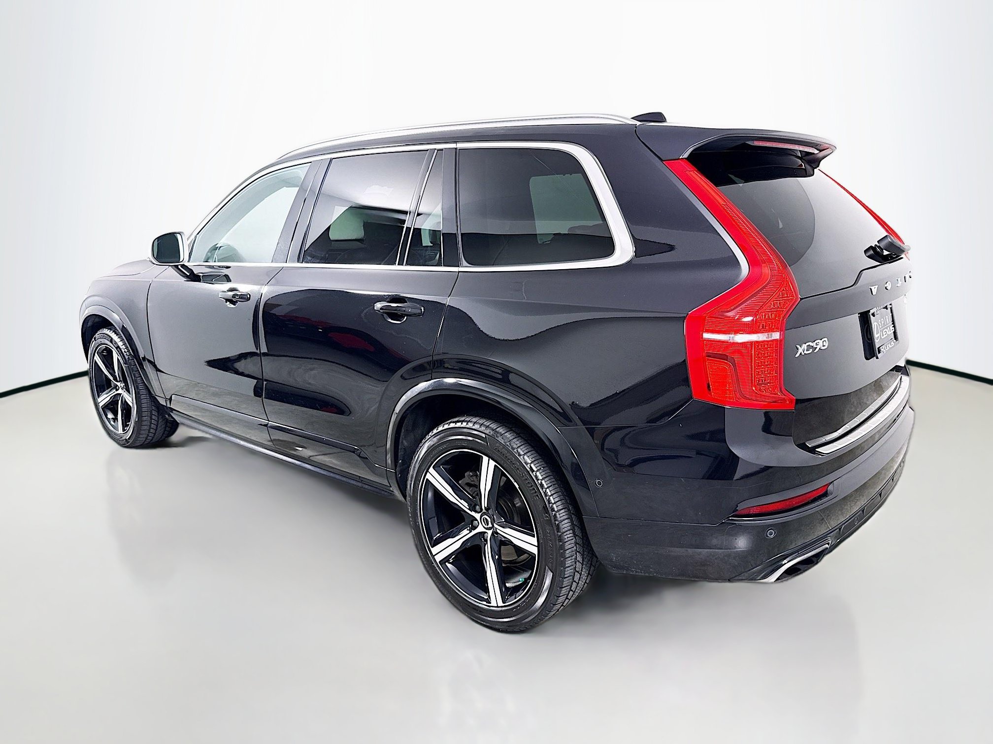 Used 2019 Volvo XC90 T6 R-Design w/ Advanced Package AWD/4WD image 5