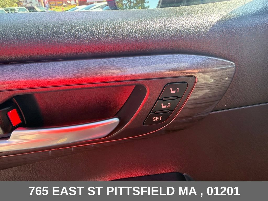 Used 2021 Toyota Highlander Platinum AWD/4WD image 16