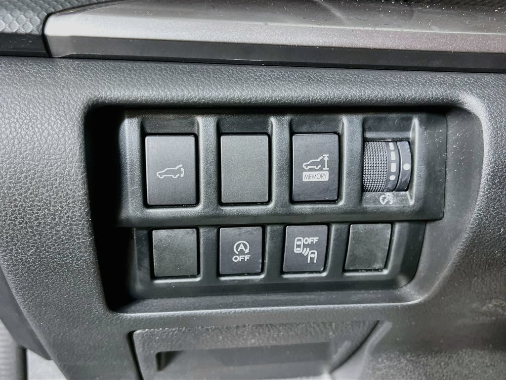 Used 2020 Subaru Forester Premium AWD/4WD image 12