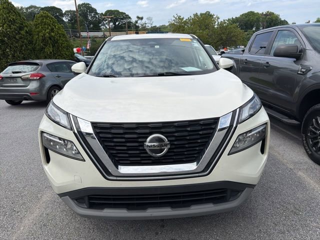 Used 2021 Nissan Rogue SV FWD image 2