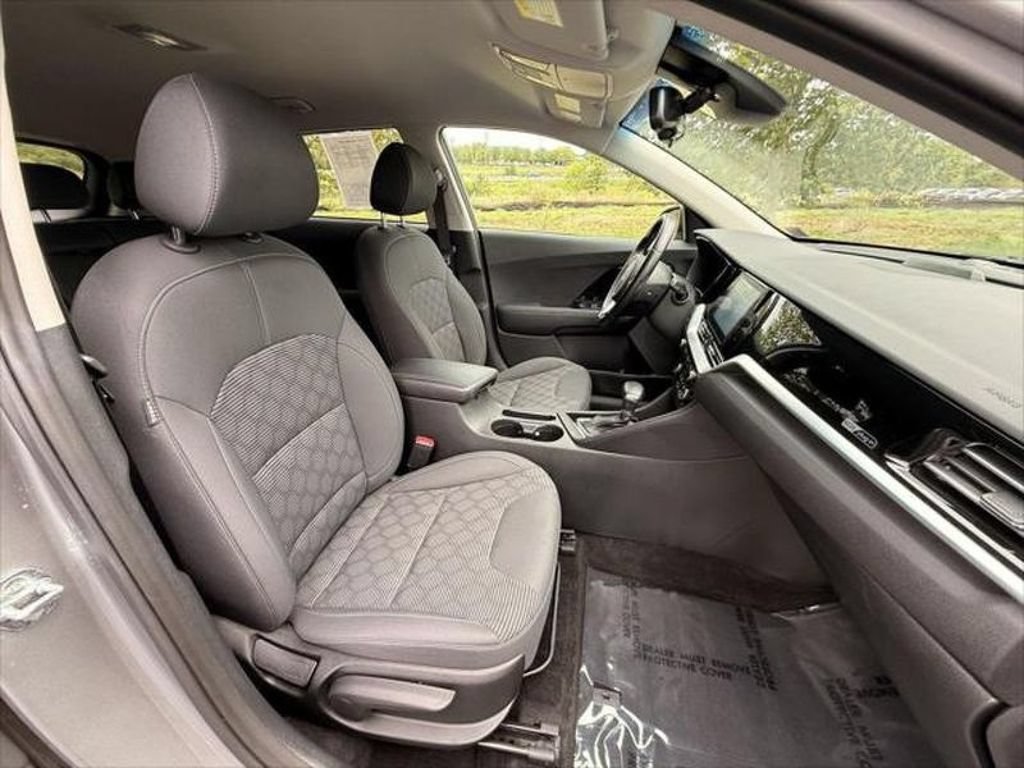 Used 2022 Kia Niro LXS FWD image 18