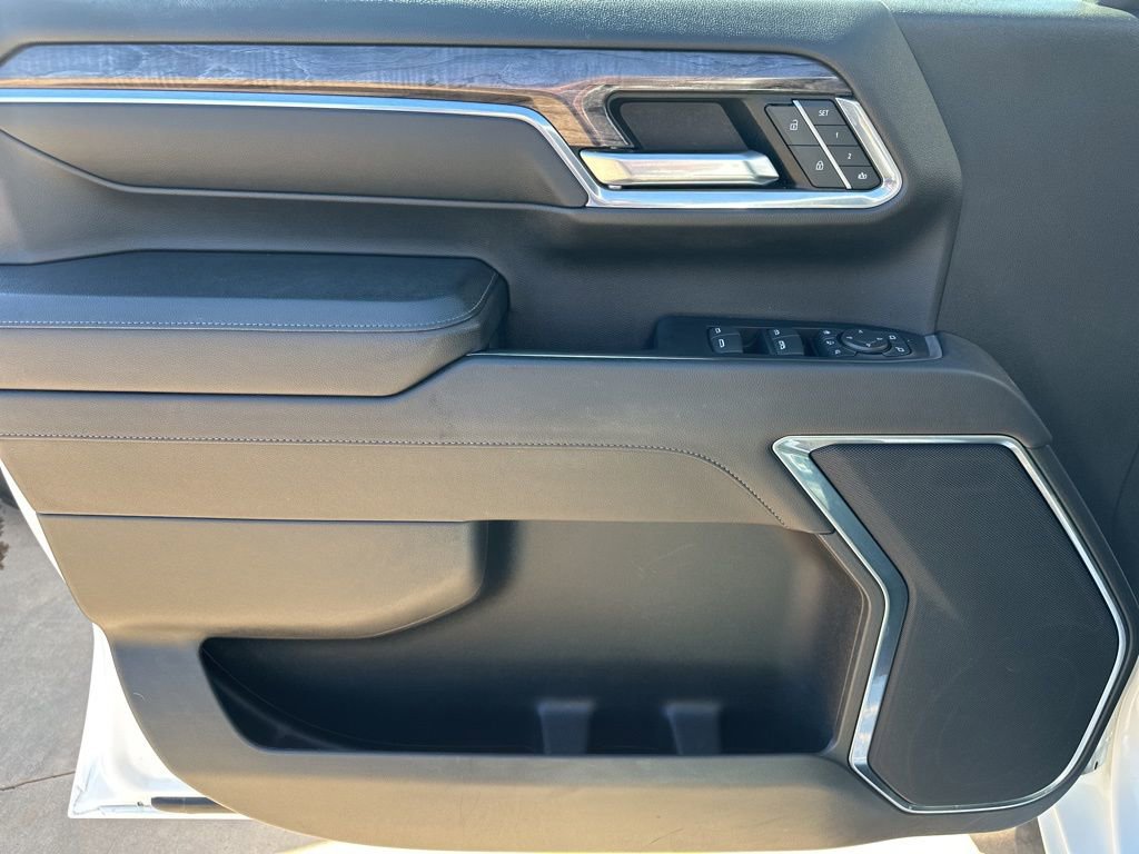 Used 2024 Chevrolet Silverado 2500 LTZ image 16