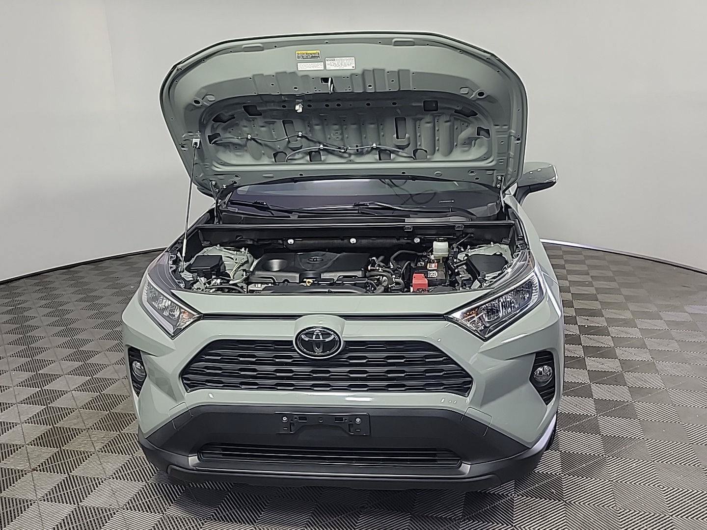 Used 2019 Toyota RAV4 XLE w/ All Weather Liner Package AWD/4WD image 13