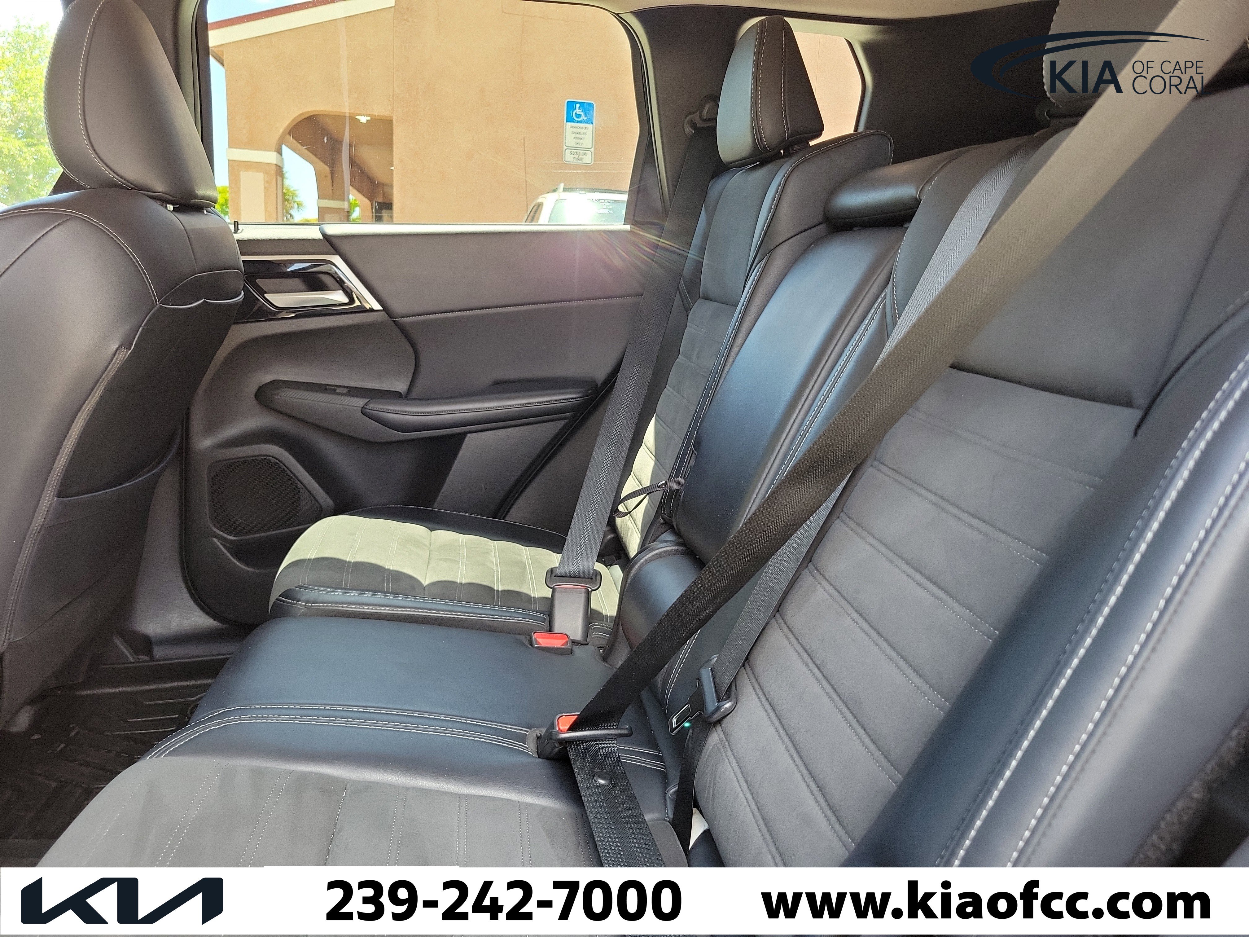 Used 2024 Mitsubishi Outlander SE Black Edition FWD image 16