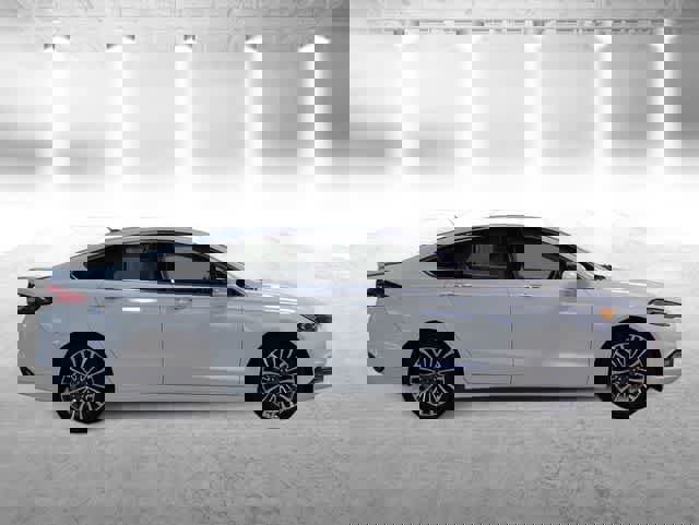 Used 2017 Ford Fusion Titanium image 9