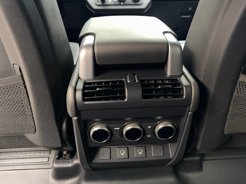 Used 2023 Land Rover Defender 110 V8 AWD/4WD image 72