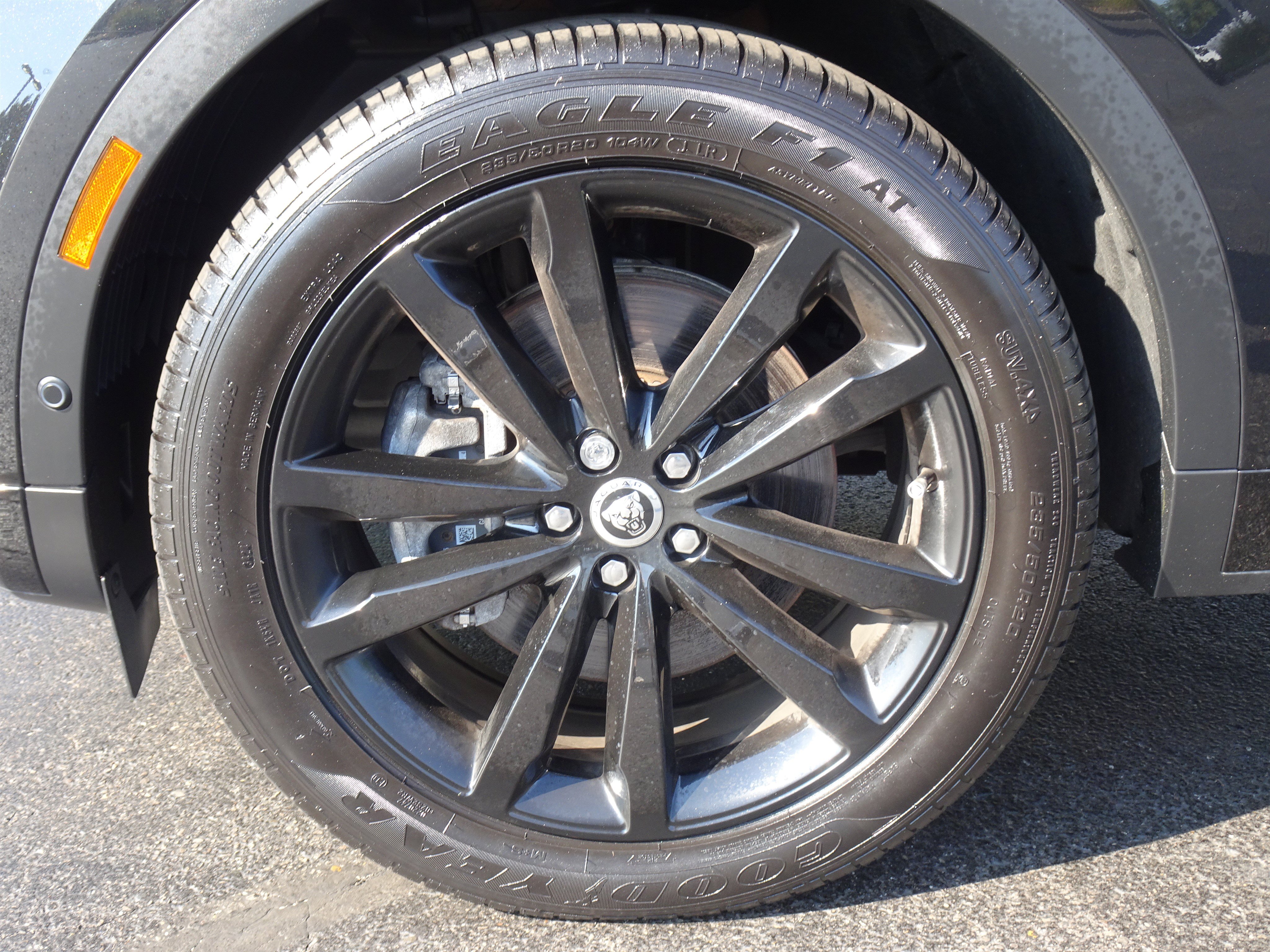 Certified 2024 Jaguar E-PACE R-Dynamic SE AWD/4WD image 35