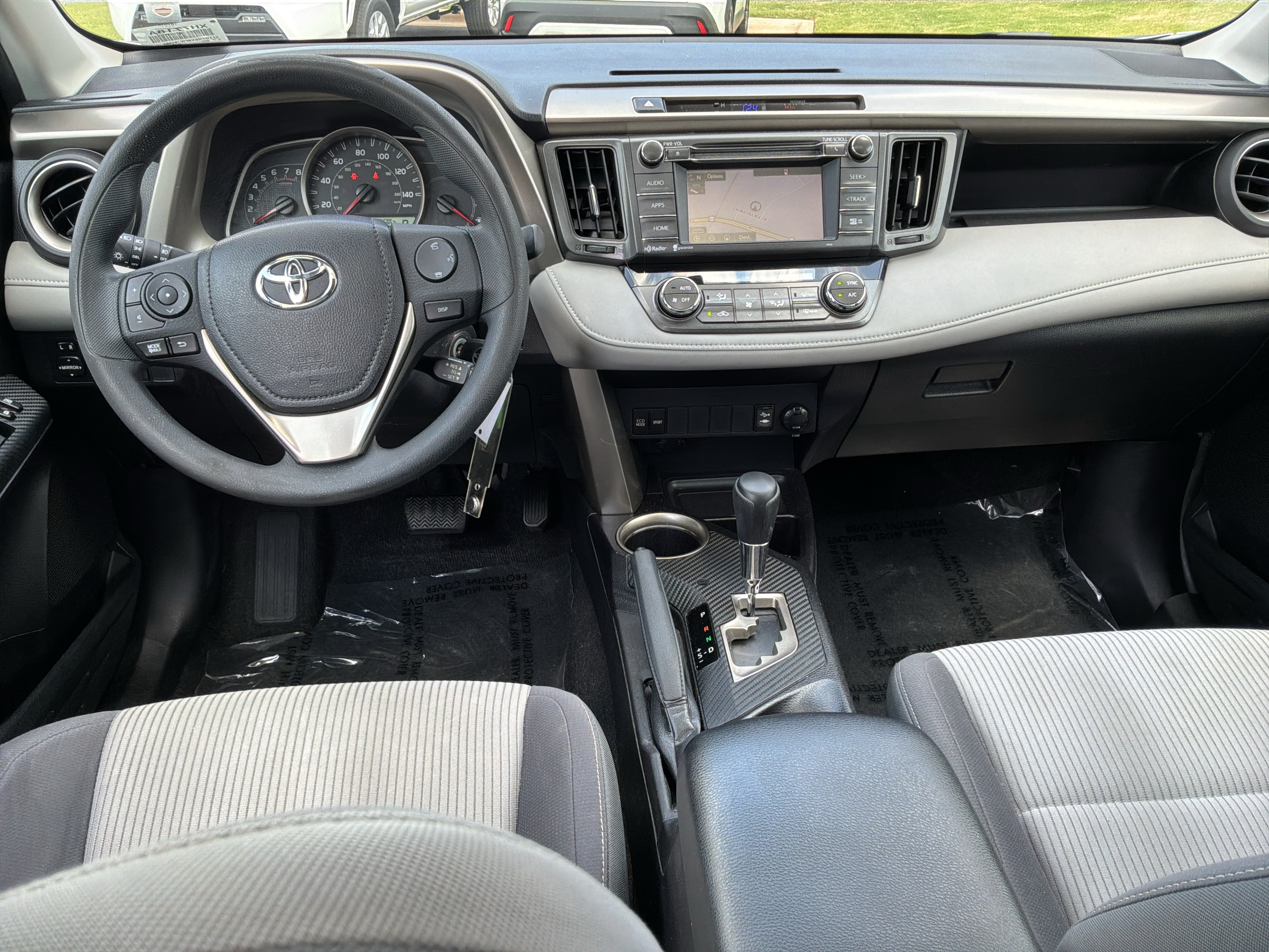Used 2015 Toyota RAV4 XLE FWD image 29