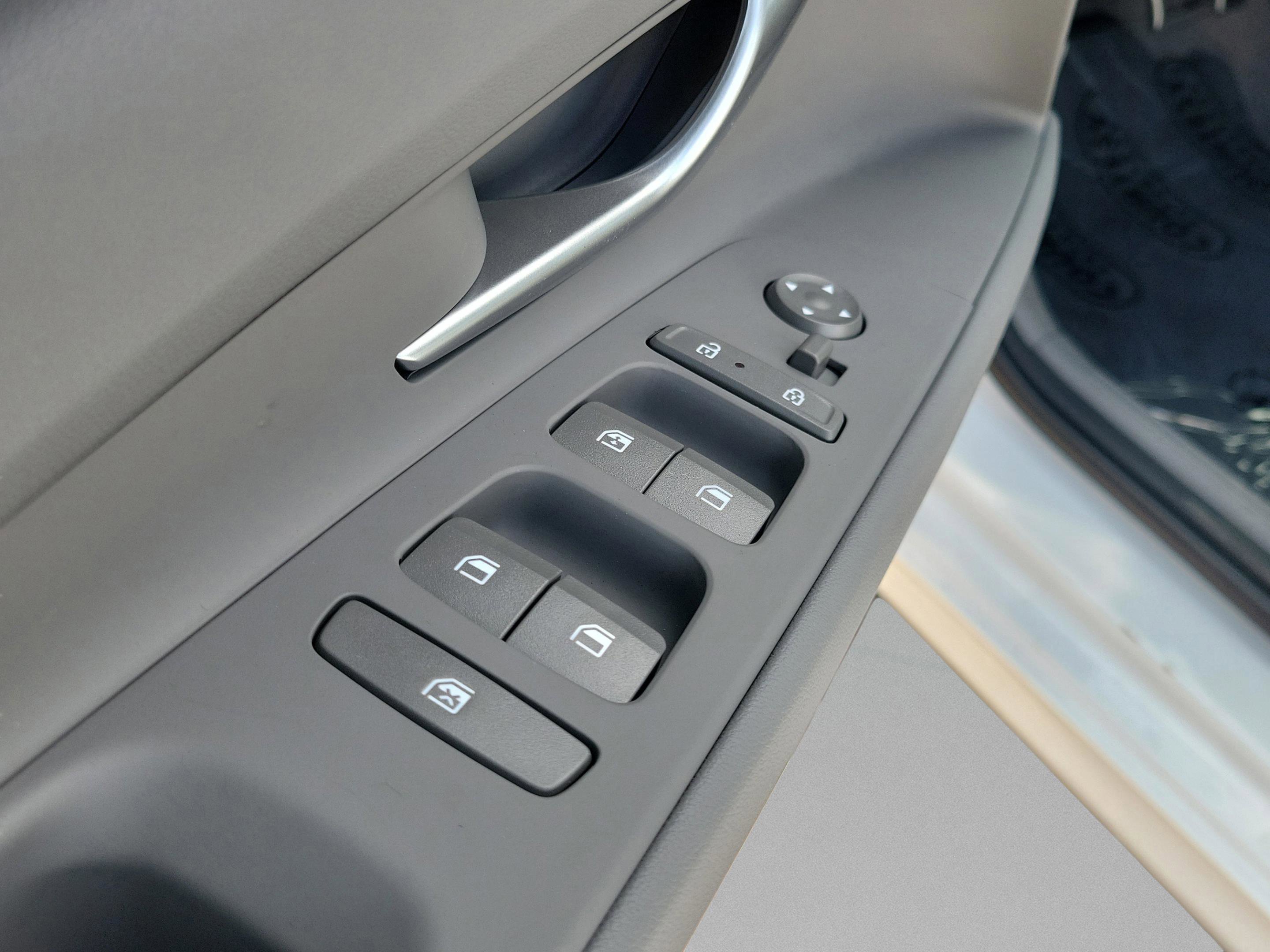 New 2026 Hyundai Elantra Sport image 8