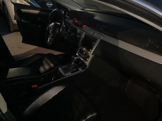 Used 2011 Volkswagen CC Sport image 7