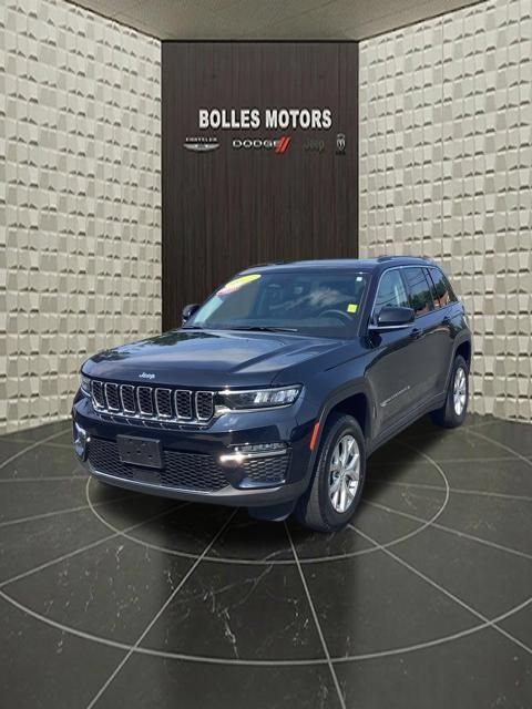Certified 2023 Jeep Grand Cherokee Limited AWD/4WD image 12