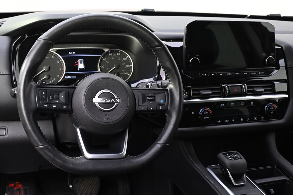 Used 2024 Nissan Pathfinder SL AWD/4WD image 12
