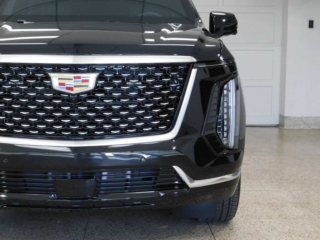 Used 2026 Cadillac Escalade ESV Luxury AWD/4WD image 16